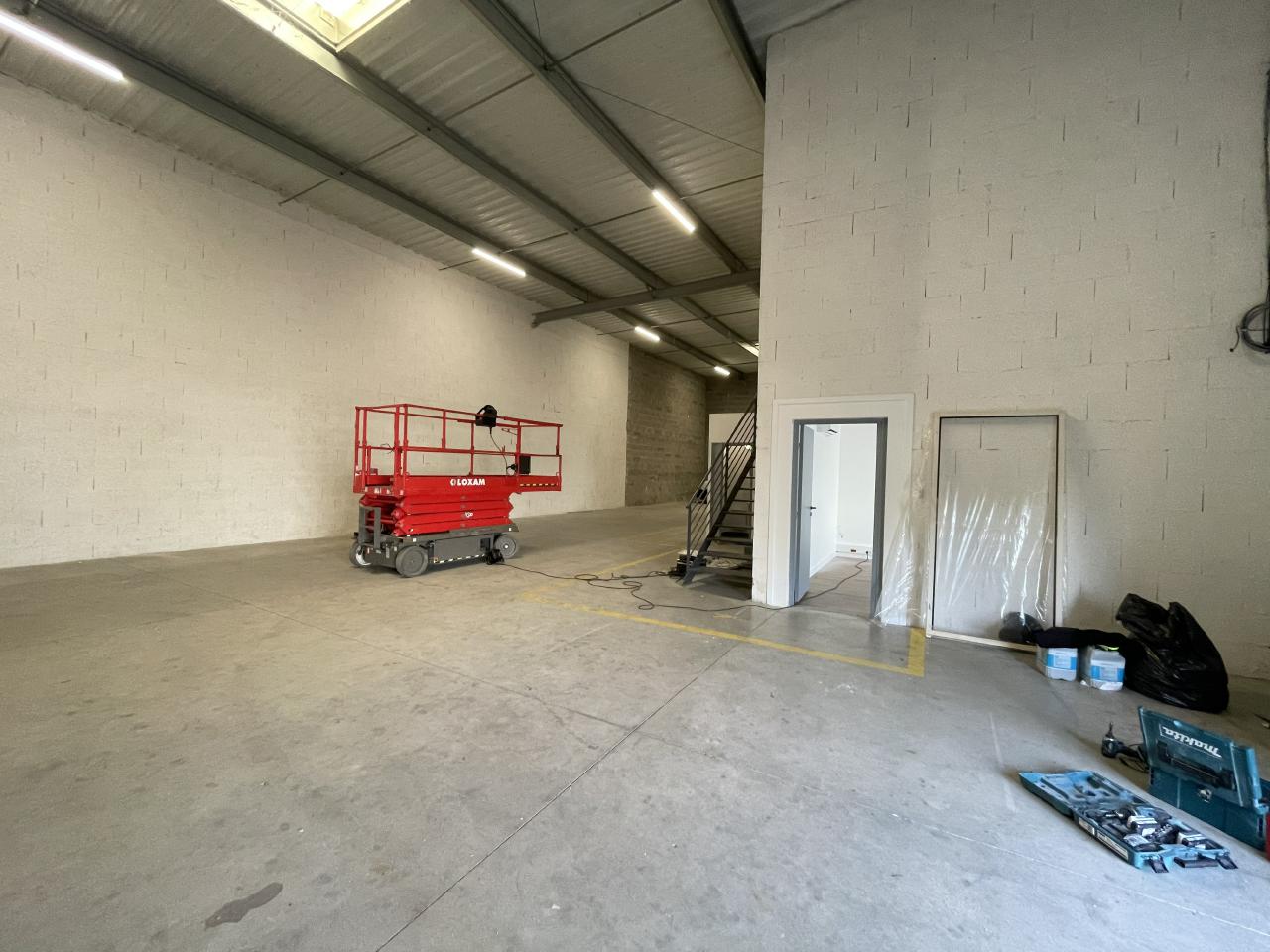 Local d'activité Décines-Charpieu 1256m² Location local d'activité Décines-Charpieu Rhône OLACT2424547 6